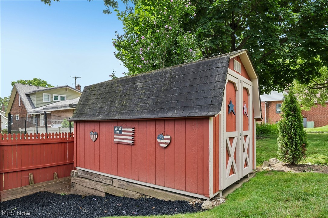 394 E Park Avenue Barberton OH 44203