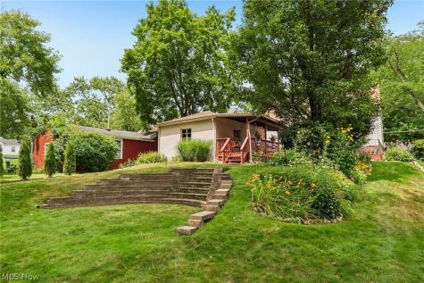 394 E Park Avenue Barberton OH 44203