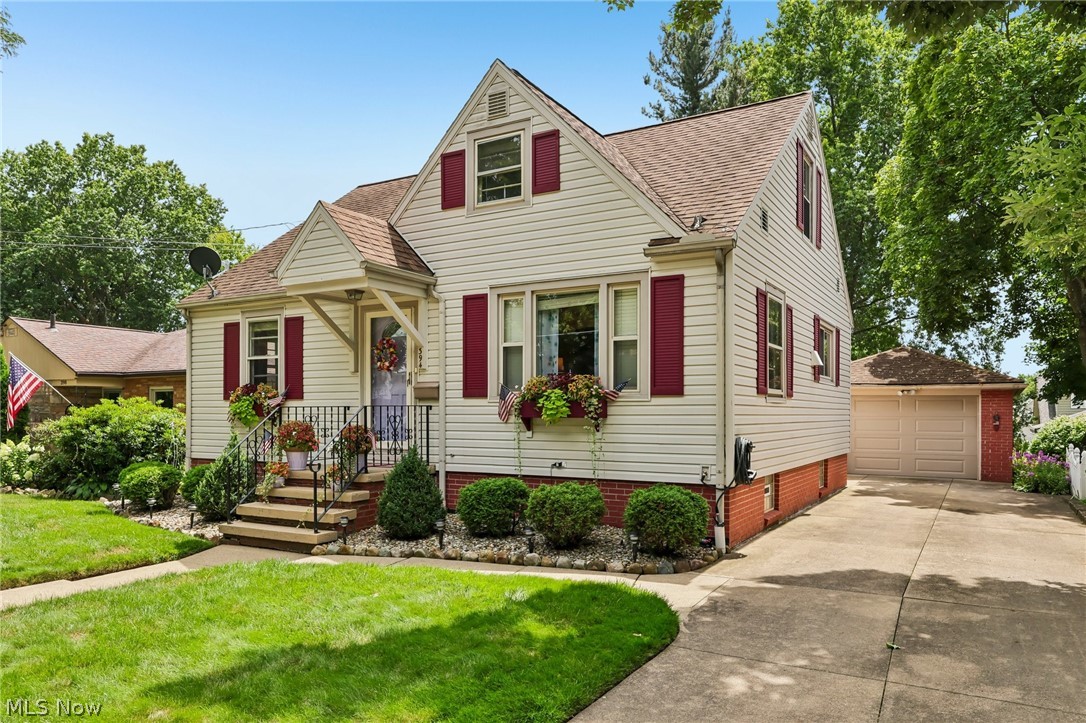 394 E Park Avenue Barberton OH 44203