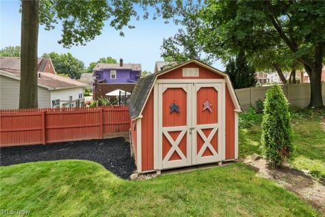 394 E Park Avenue Barberton OH 44203