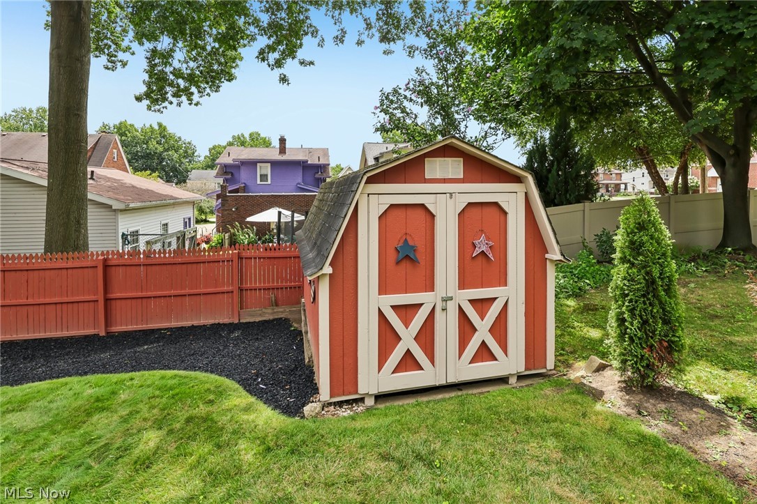 394 E Park Avenue Barberton OH 44203