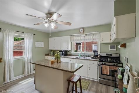 394 E Park Avenue Barberton OH 44203