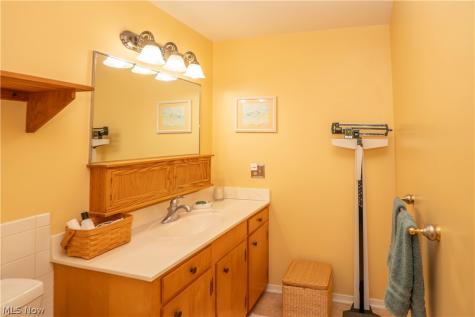 2221 Devonshire Drive NW Canton OH 44708