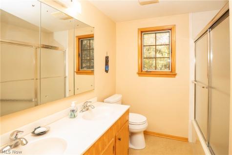 2221 Devonshire Drive NW Canton OH 44708