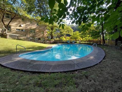 2221 Devonshire Drive NW Canton OH 44708