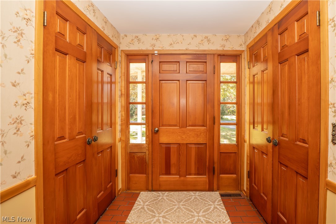 2221 Devonshire Drive NW Canton OH 44708