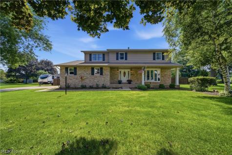 1068 Shelview Circle NW Uniontown OH 44685