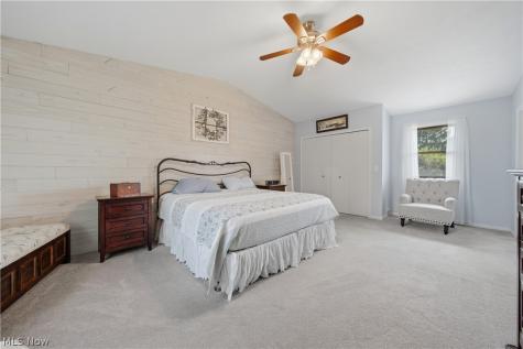 1068 Shelview Circle NW Uniontown OH 44685
