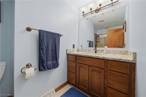 1068 Shelview Circle NW Uniontown OH 44685