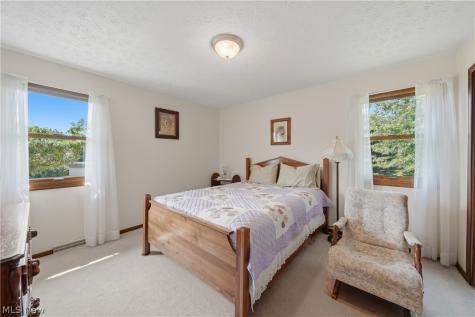 1068 Shelview Circle NW Uniontown OH 44685