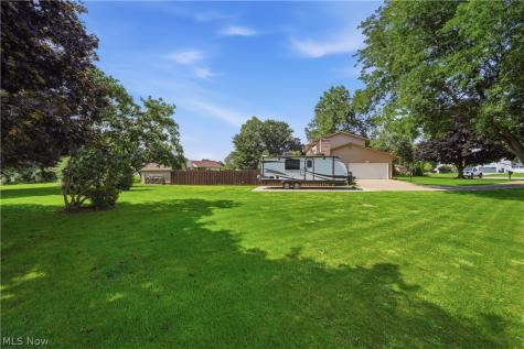 1068 Shelview Circle NW Uniontown OH 44685