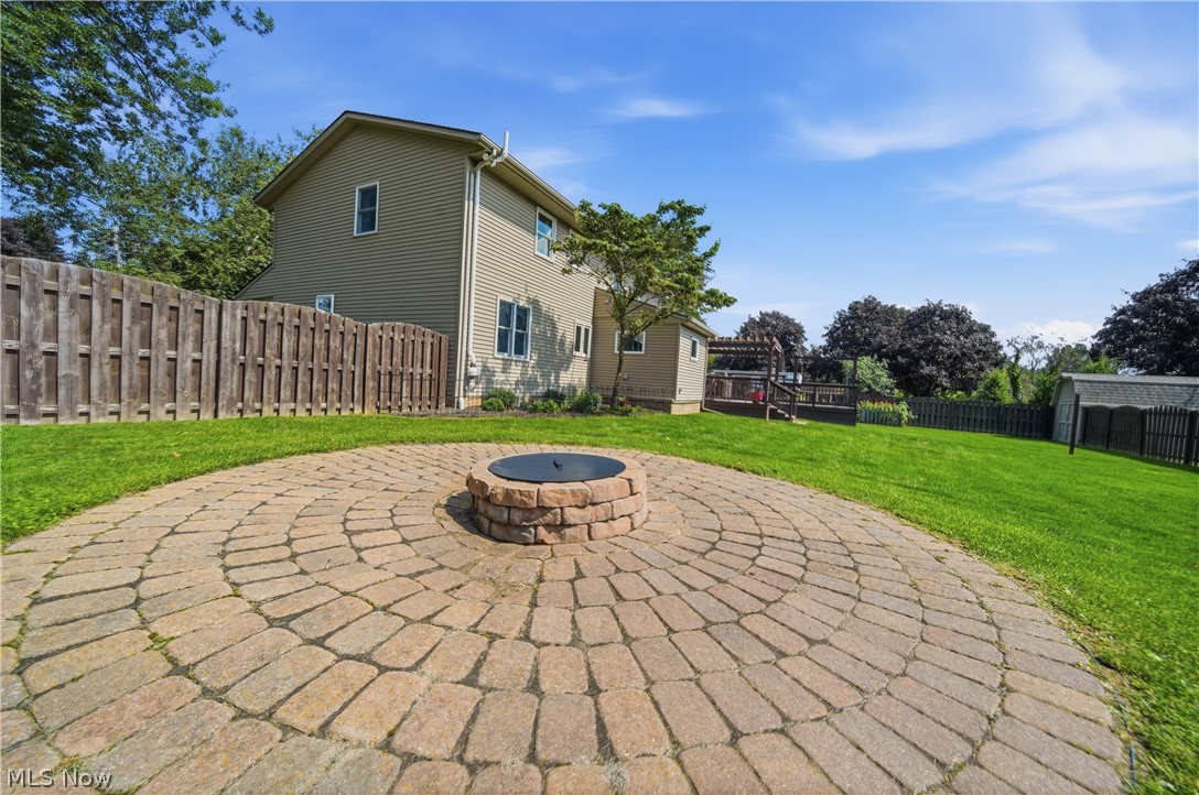 1068 Shelview Circle NW Uniontown OH 44685