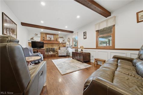 1068 Shelview Circle NW Uniontown OH 44685
