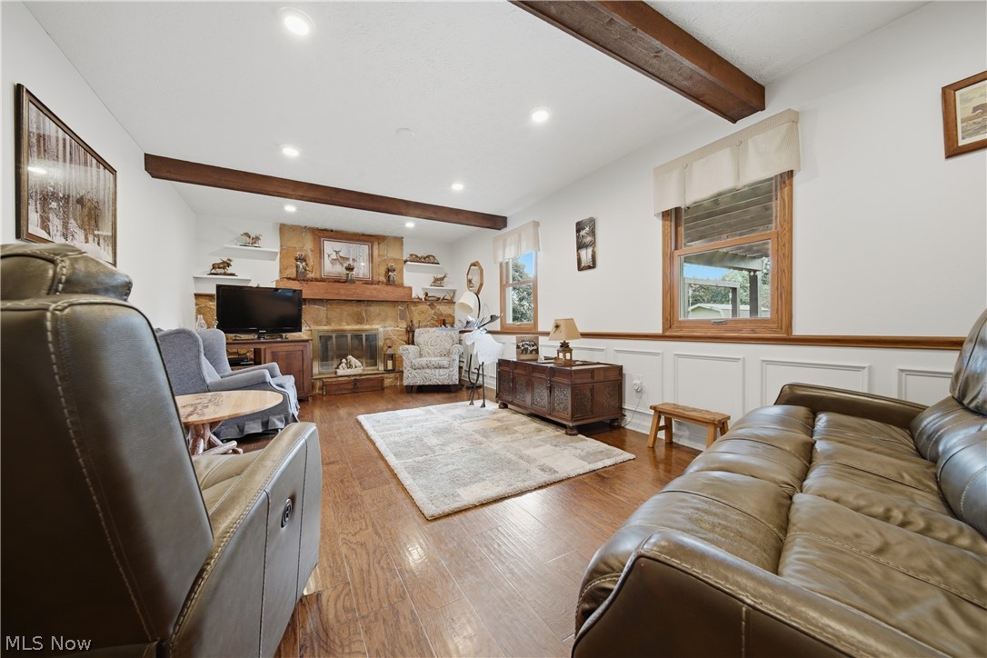 1068 Shelview Circle NW Uniontown OH 44685