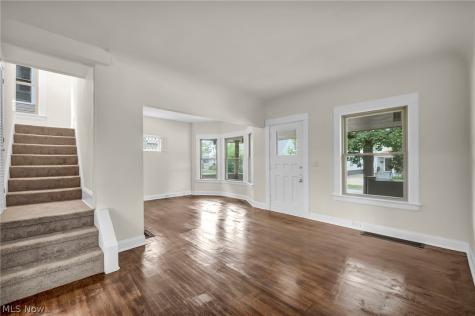1515 Orchard Grove Avenue Lakewood OH 44107