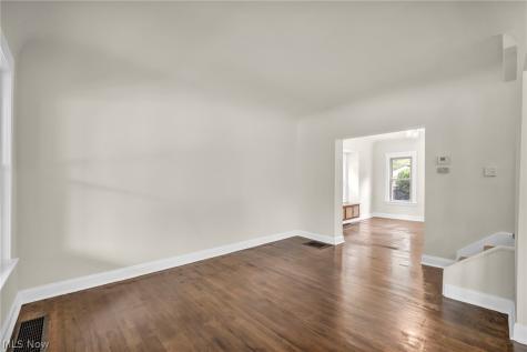 1515 Orchard Grove Avenue Lakewood OH 44107