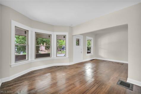 1515 Orchard Grove Avenue Lakewood OH 44107