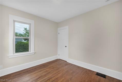 1515 Orchard Grove Avenue Lakewood OH 44107
