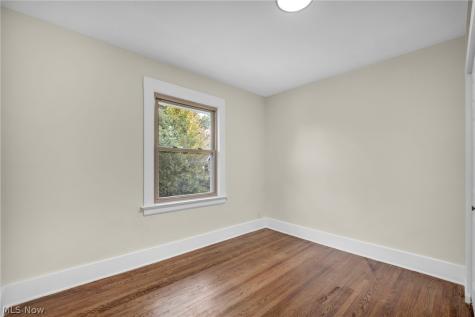 1515 Orchard Grove Avenue Lakewood OH 44107