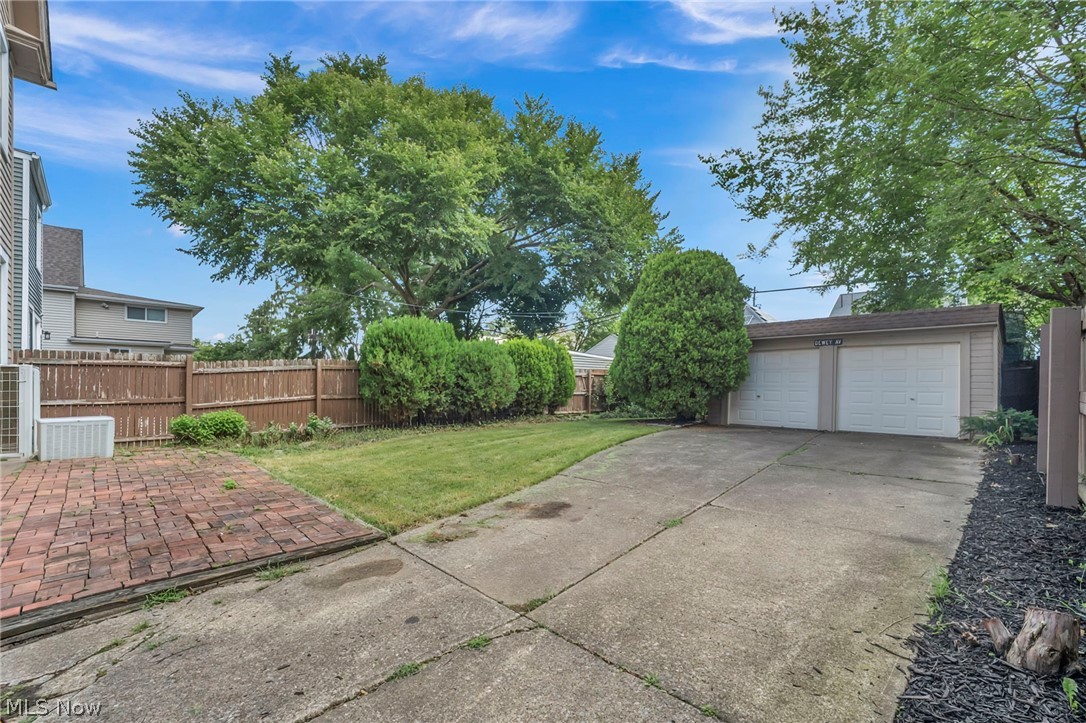 1515 Orchard Grove Avenue Lakewood OH 44107