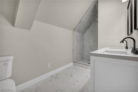 1515 Orchard Grove Avenue Lakewood OH 44107