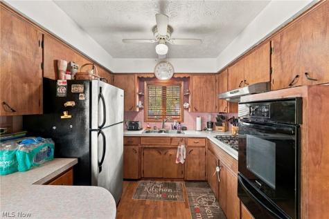 359 Stephens Road Akron OH 44312