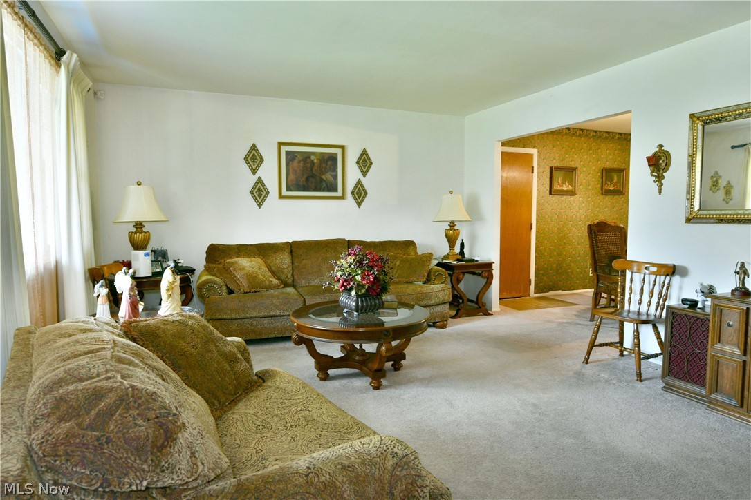 2475 Beal Street NW Warren OH 44485
