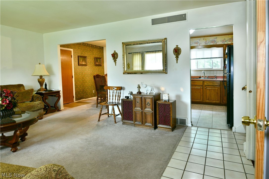 2475 Beal Street NW Warren OH 44485