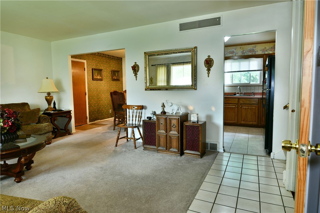 2475 Beal Street NW Warren OH 44485