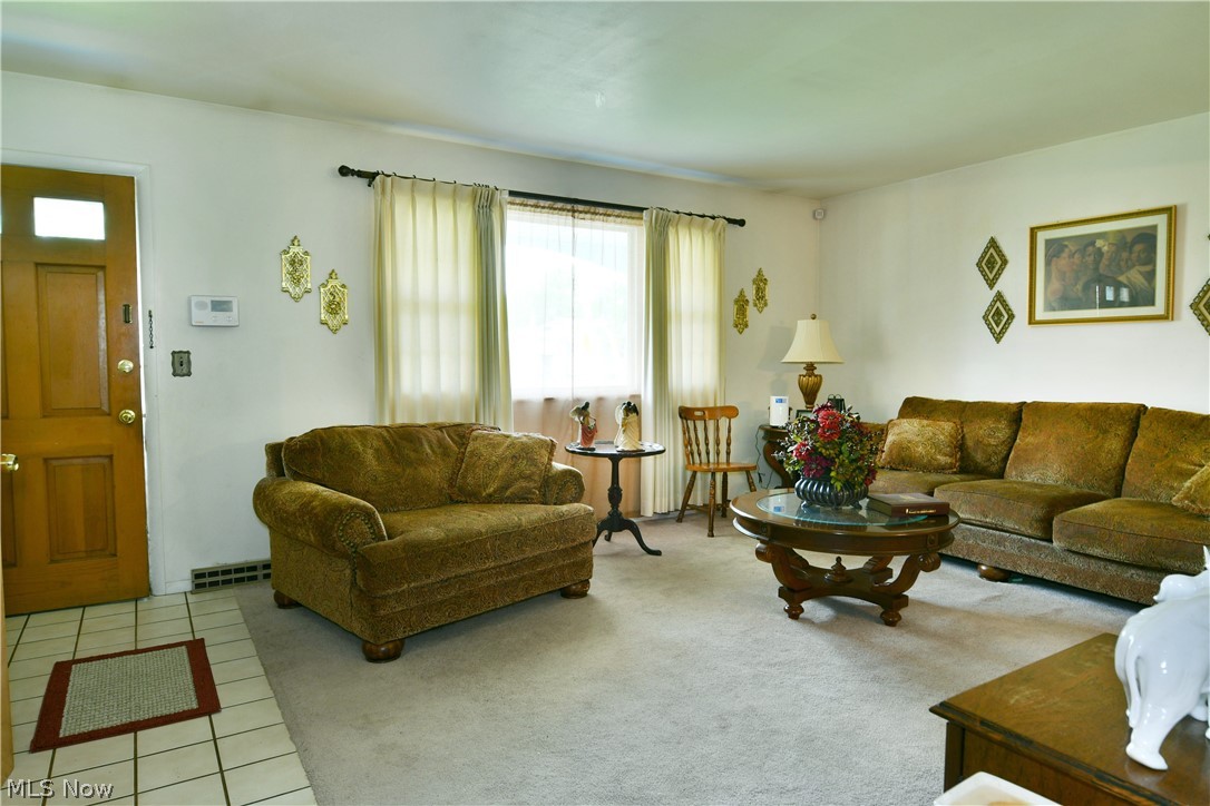 2475 Beal Street NW Warren OH 44485