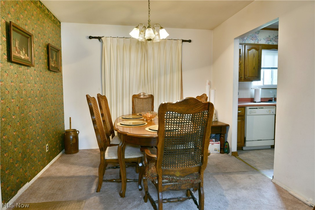 2475 Beal Street NW Warren OH 44485