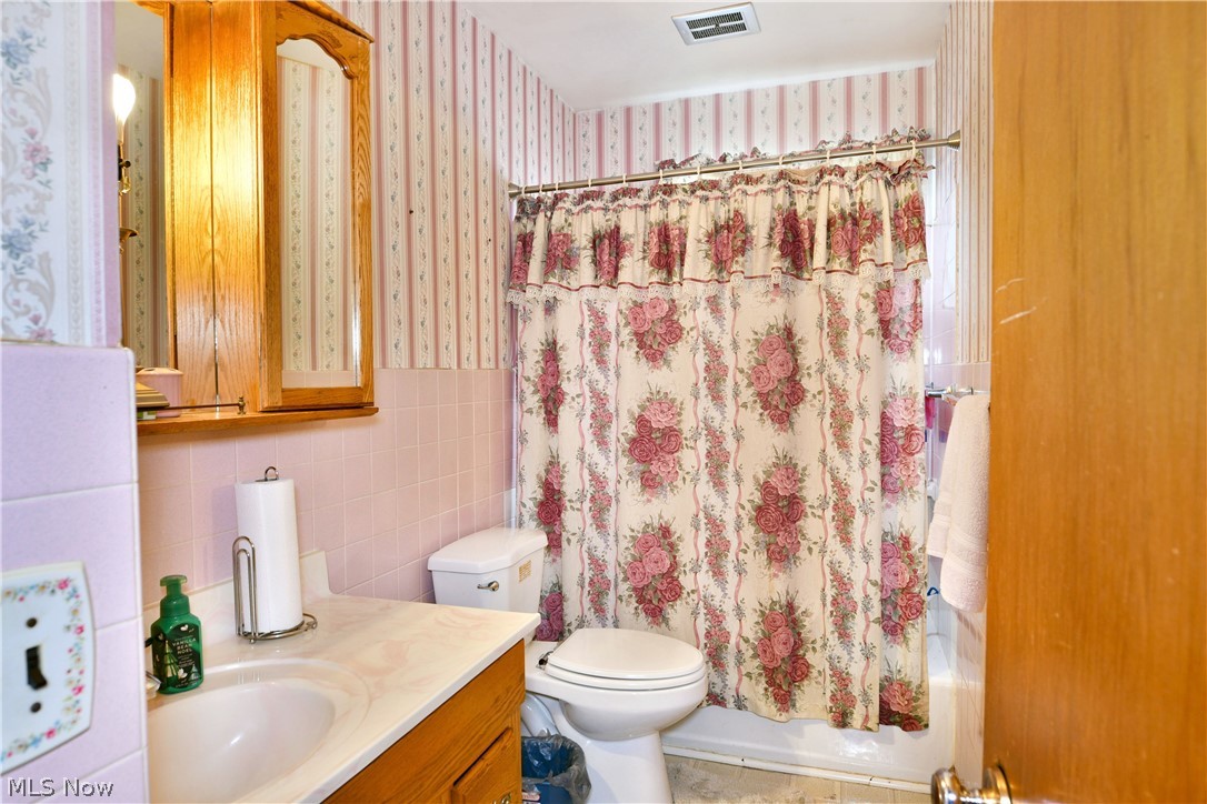 2475 Beal Street NW Warren OH 44485