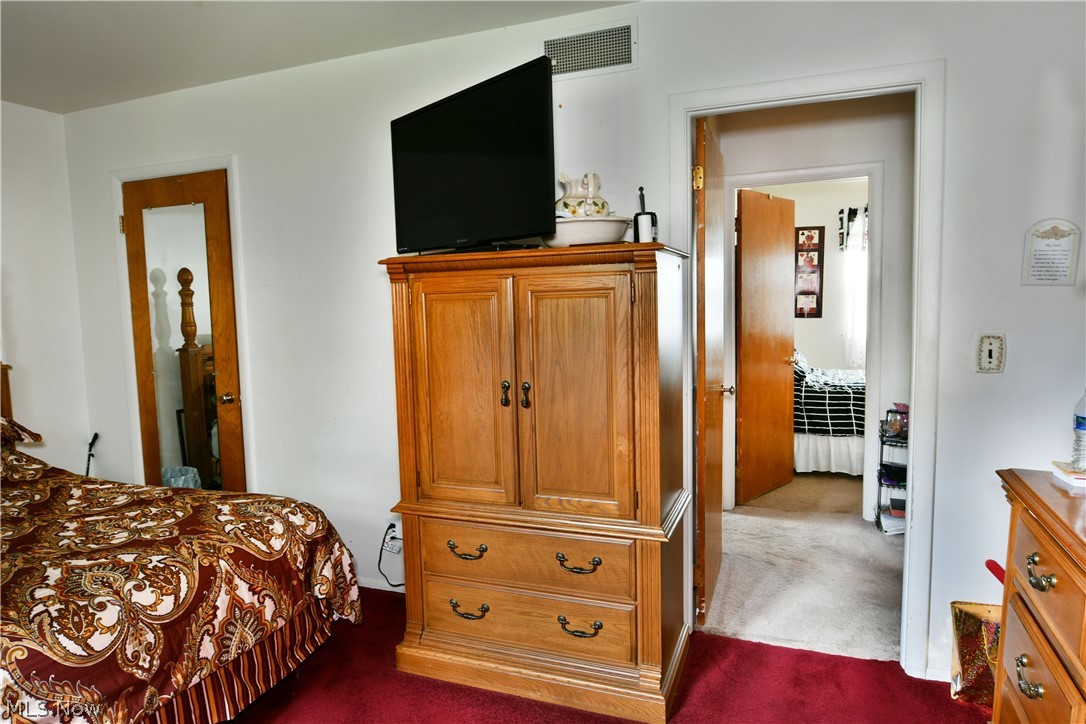 2475 Beal Street NW Warren OH 44485