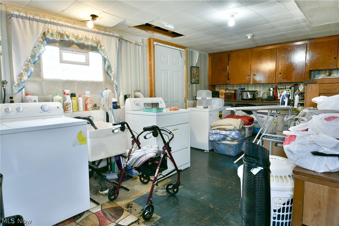 2475 Beal Street NW Warren OH 44485
