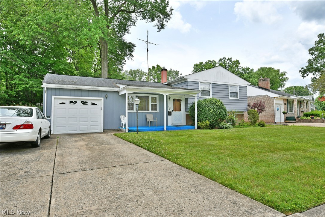 2475 Beal Street NW Warren OH 44485