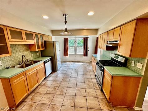 1160 Lisa Ann Drive Akron OH 44313
