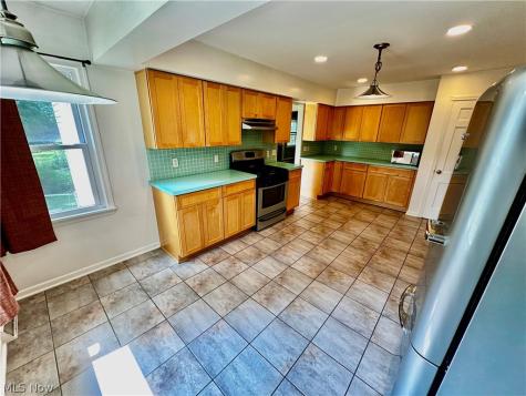 1160 Lisa Ann Drive Akron OH 44313