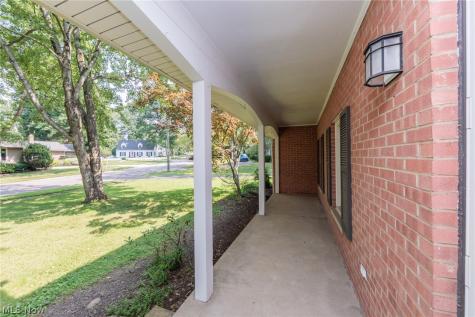 1160 Lisa Ann Drive Akron OH 44313