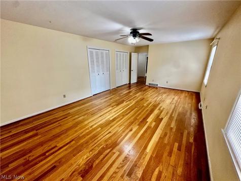 1160 Lisa Ann Drive Akron OH 44313