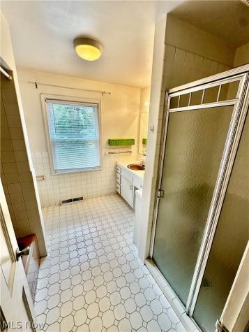 1160 Lisa Ann Drive Akron OH 44313