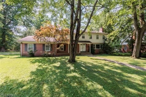 1160 Lisa Ann Drive Akron OH 44313