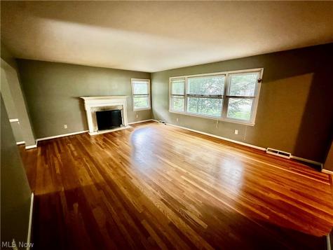 1160 Lisa Ann Drive Akron OH 44313