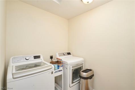 180 Nottingham Way Wadsworth OH 44281