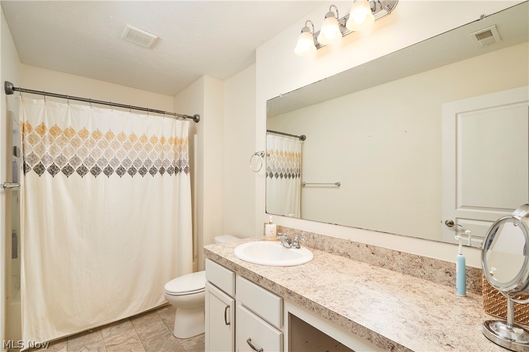 180 Nottingham Way Wadsworth OH 44281