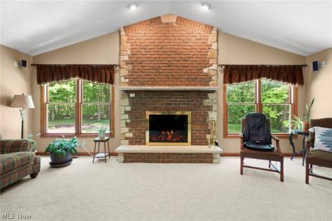 167 Rebecca Lane Brunswick OH 44212