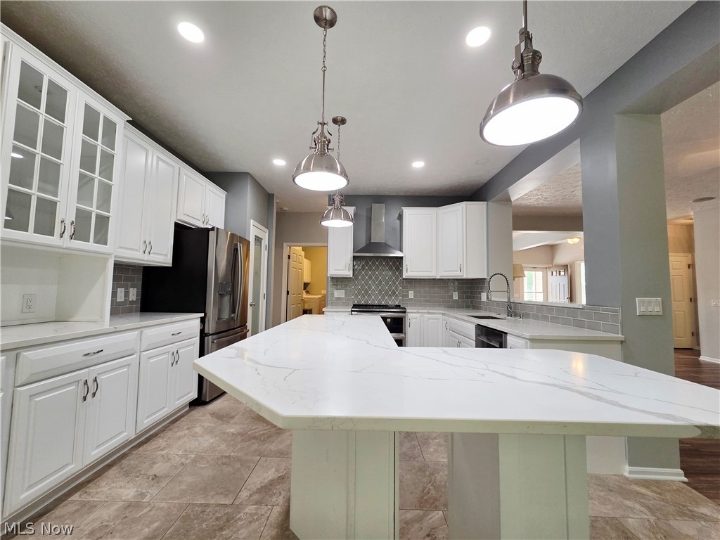1901 Pembrooke Lane Avon OH 44011