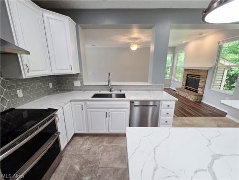 1901 Pembrooke Lane Avon OH 44011