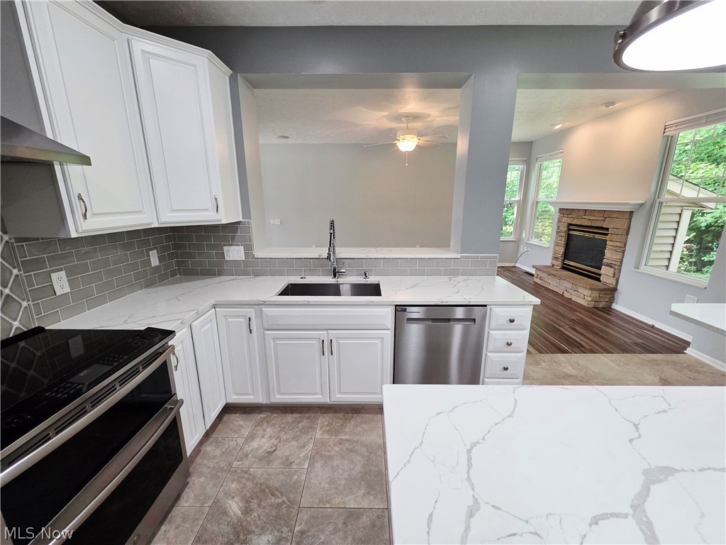 1901 Pembrooke Lane Avon OH 44011