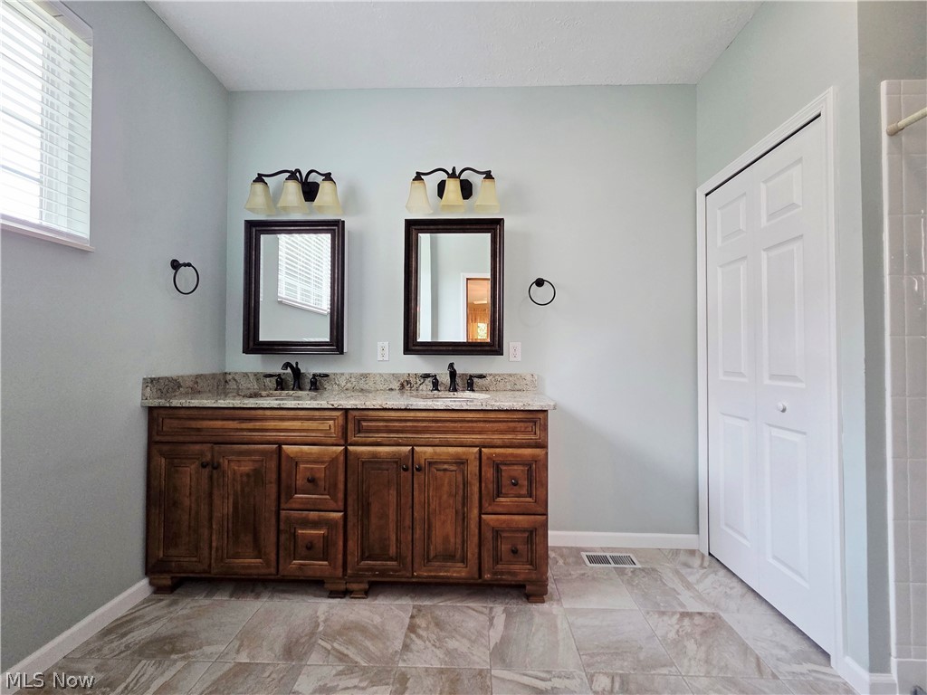 1901 Pembrooke Lane Avon OH 44011
