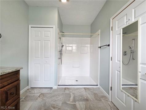 1901 Pembrooke Lane Avon OH 44011